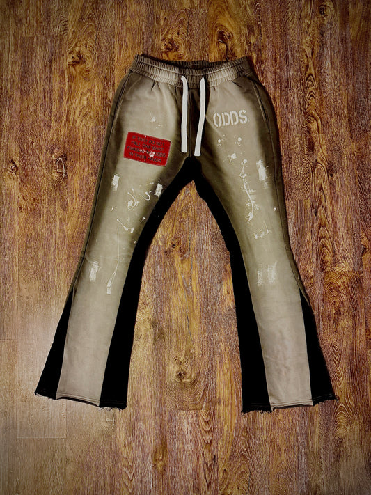 FINESSE THE “ODDS” FLARED SWEATPANTS